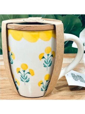 NWT Made in India White, Yellow & Green Floral Coffee Mug & Wood Coaster Lid Set